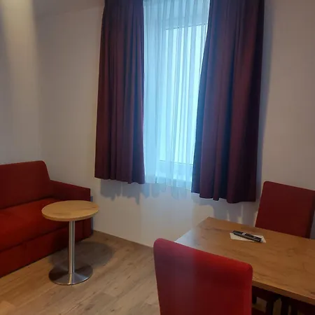 Stern 3*